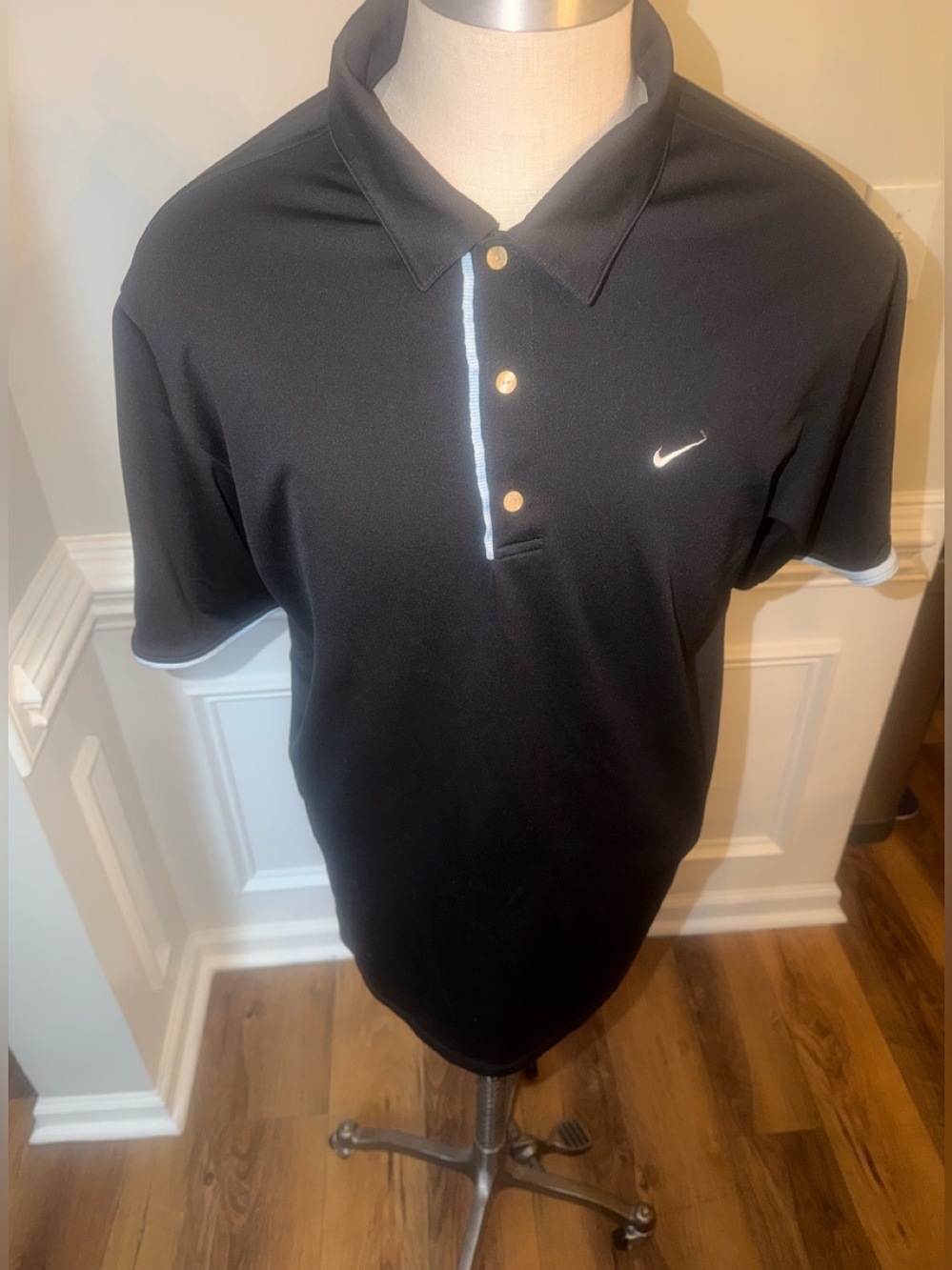 Nike Dri-Fit Black Polo XL with White Teal Trim and Buttons(128)